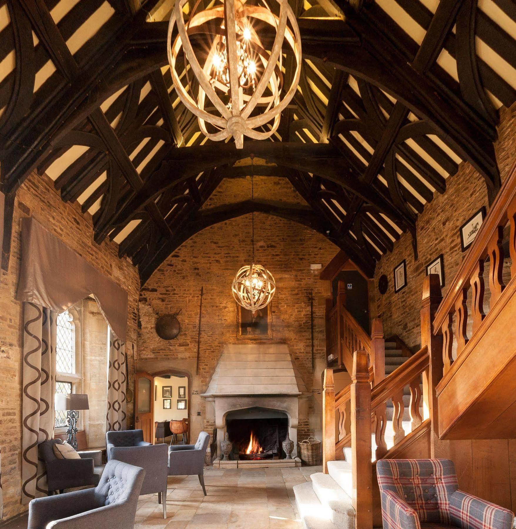 The Crown 4*